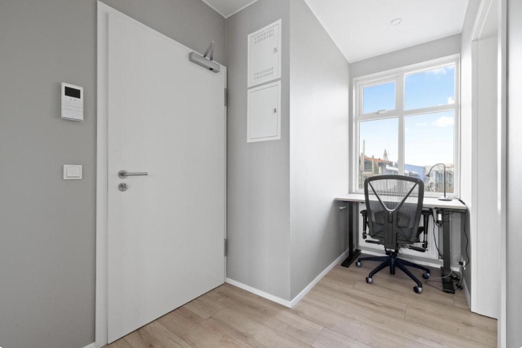 Cheerful Down Town Apartment Reykjavik Exterior photo