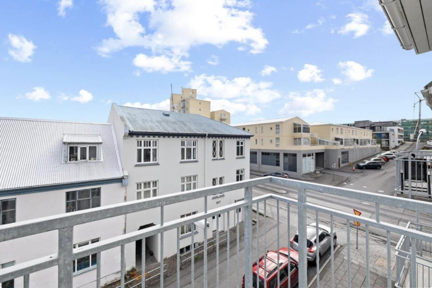 Cheerful Down Town Apartment Reykjavik Exterior photo